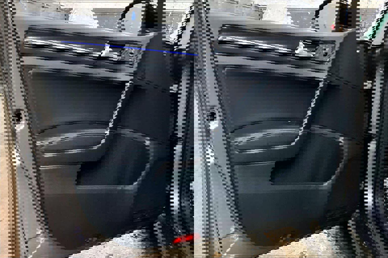 Used 2017 Volkswagen Golf R 4-Door image 25