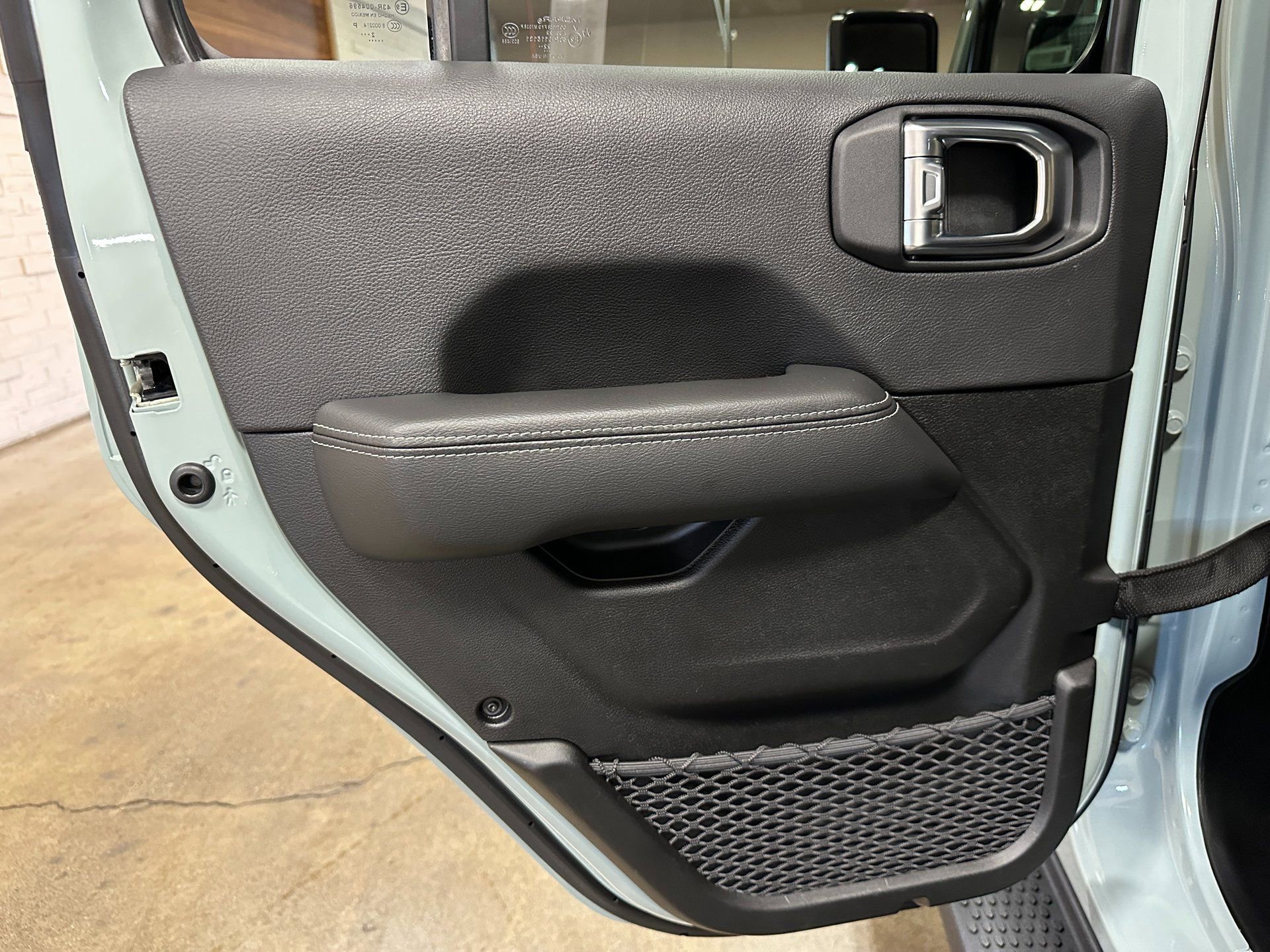 Used 2023 Jeep Wrangler Unlimited Sahara w/ Cold Weather Group AWD/4WD image 20