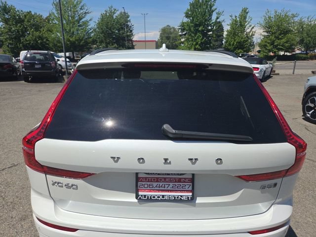 Used 2022 Volvo XC60 B5 Momentum AWD/4WD image 25
