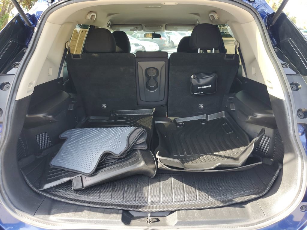 Used 2018 Nissan Rogue S image 14