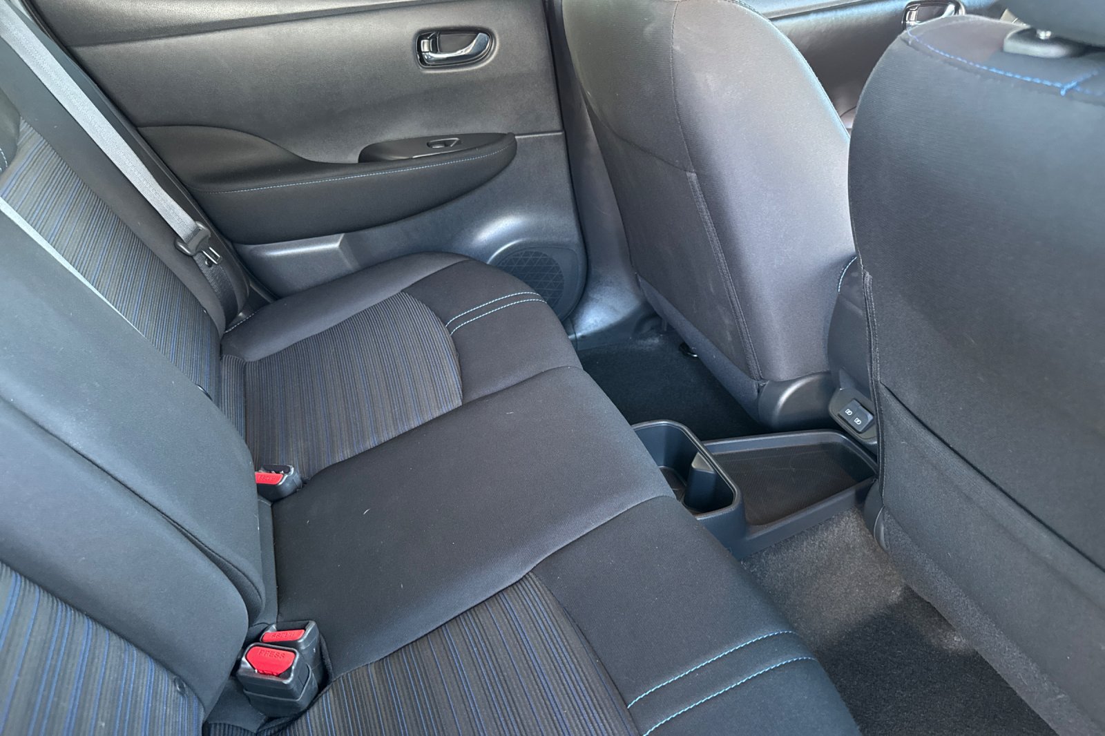 Certified 2025 Nissan Leaf S FWD image 19