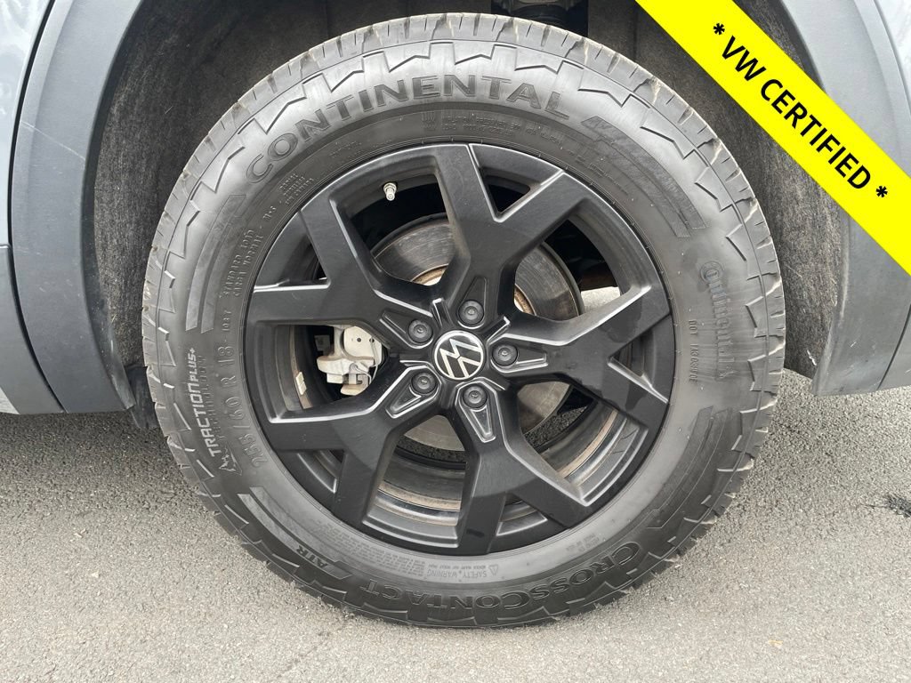 Certified 2025 Volkswagen Atlas Peak Edition SE AWD/4WD image 12