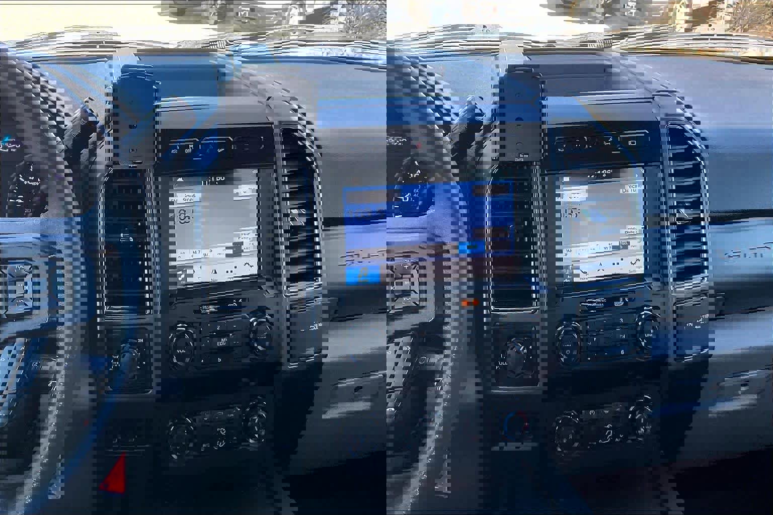 Used 2019 Ford F250 XLT w/ XLT Premium Package image 6