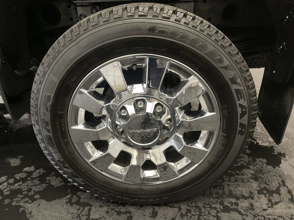 Used 2018 GMC Sierra 2500 Denali w/ Duramax Plus Package AWD/4WD image 23