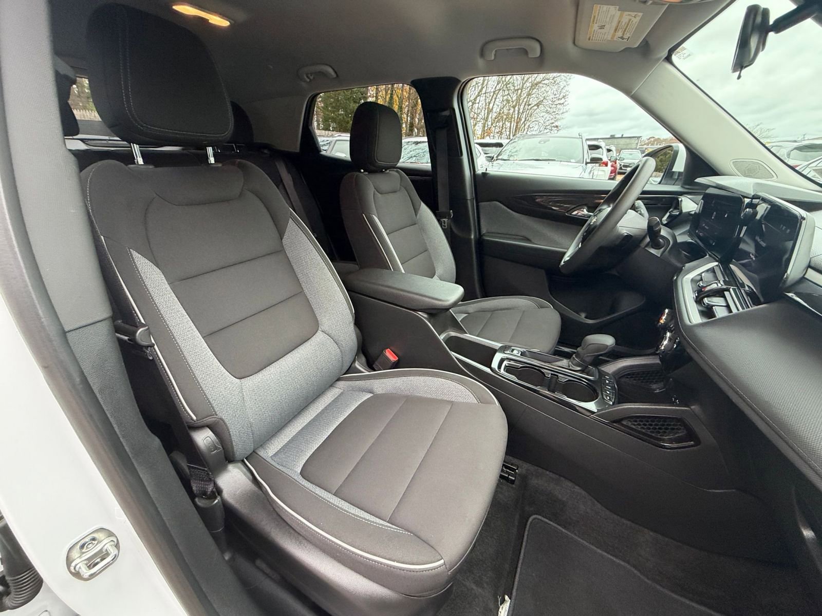 Used 2025 Chevrolet TrailBlazer LT w/ Driver Confidence Package image 34