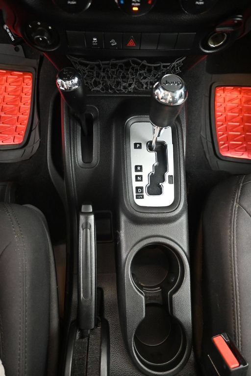 Used 2015 Jeep Wrangler Sport AWD/4WD image 14