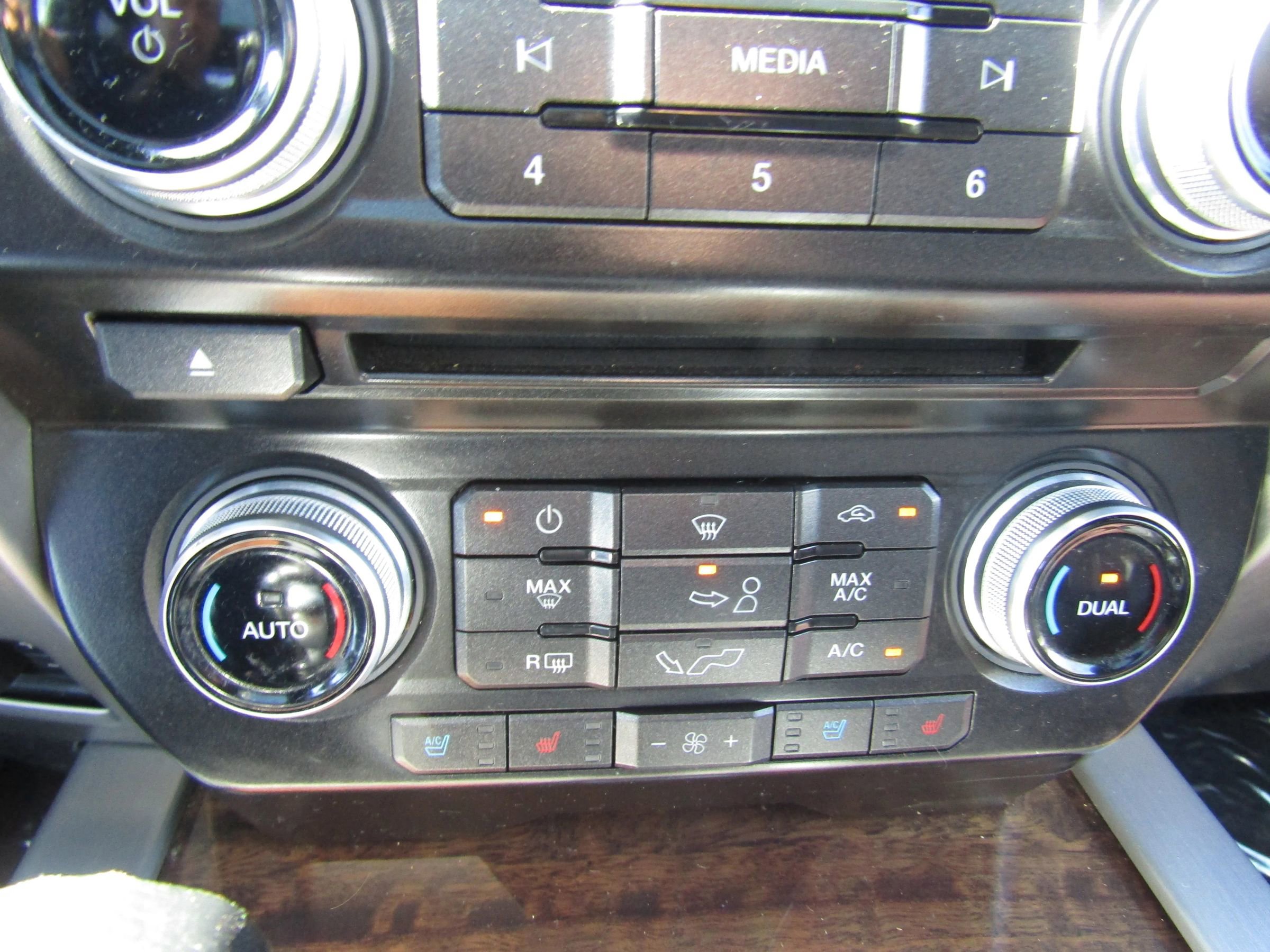 Used 2015 Ford F150 Platinum w/ Technology Package image 21