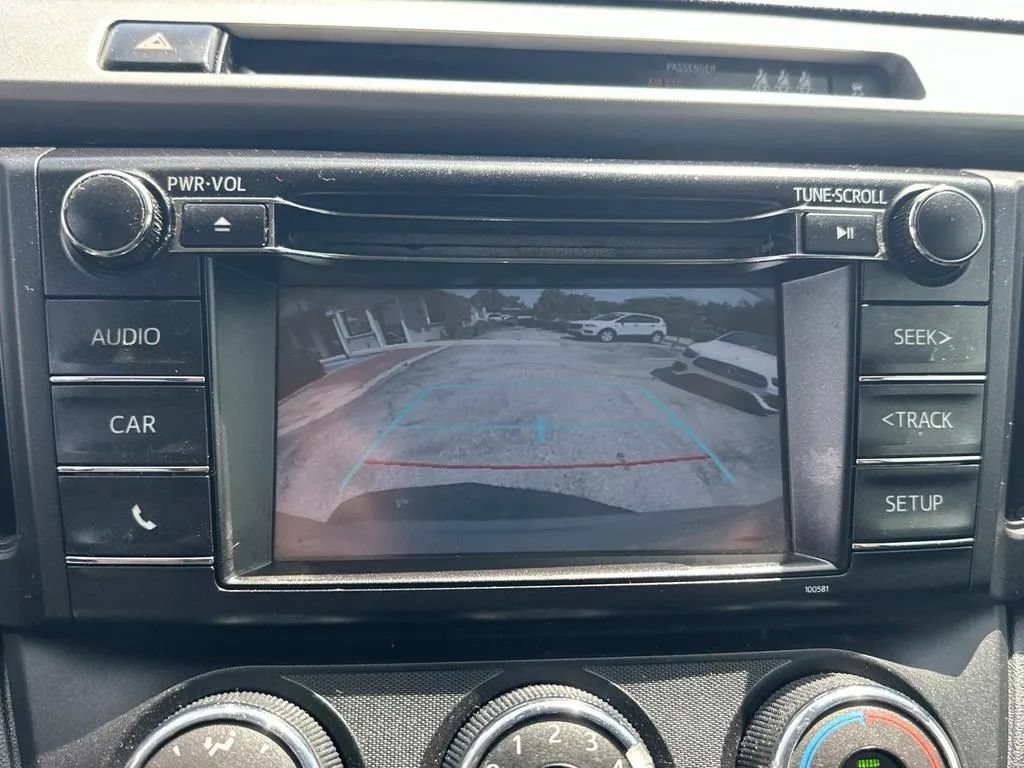 Used 2017 Toyota RAV4 LE FWD image 27
