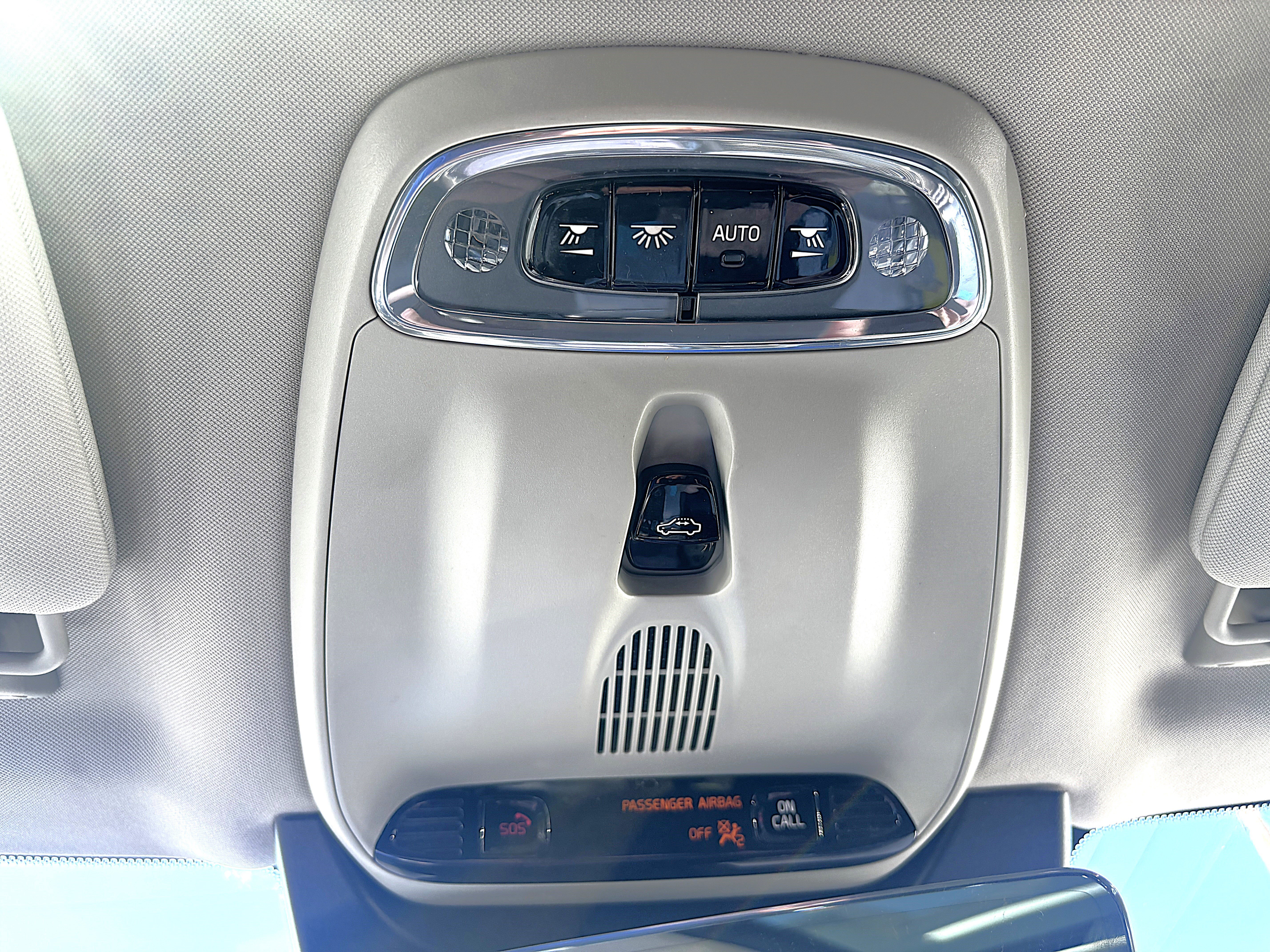 Used 2016 Volvo XC90 T6 Momentum image 31
