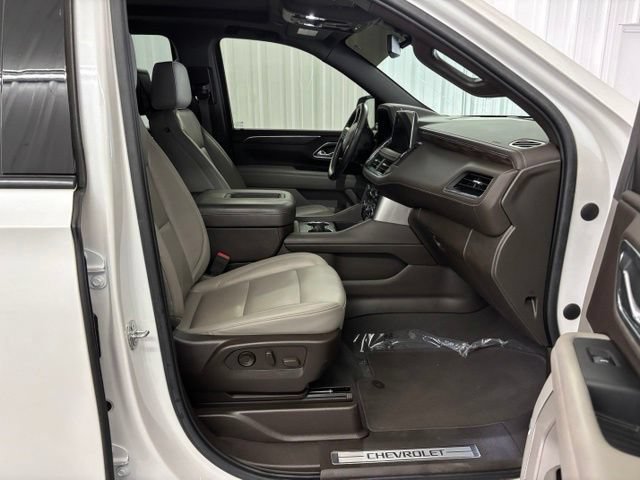 Used 2021 Chevrolet Tahoe Z71 w/ Luxury Package AWD/4WD image 31