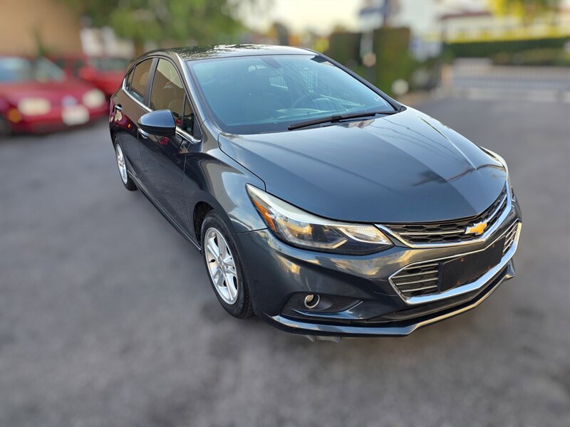 Used 2018 Chevrolet Cruze LT w/ RS Package FWD image 4