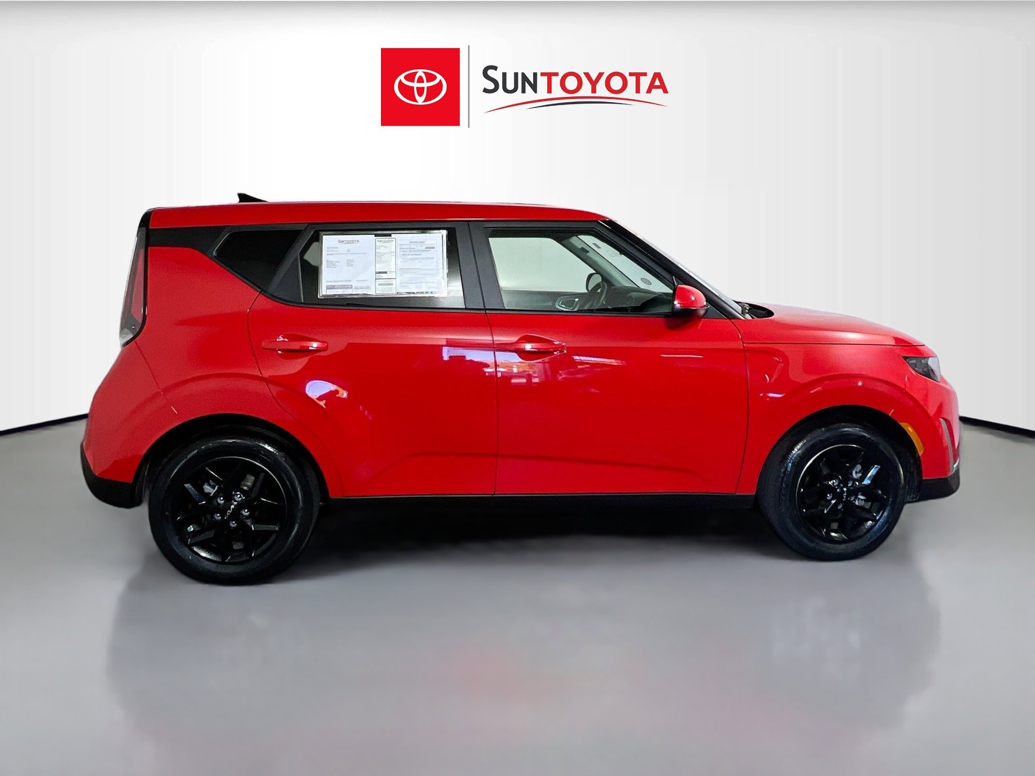 Used 2025 Kia Soul LX w/ LX Technology Package image 2