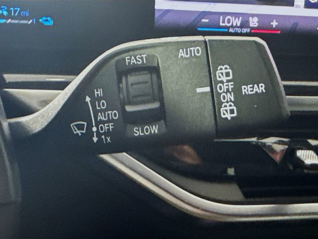 Used 2026 BMW X5 xDrive50e w/ M Sport Package image 14