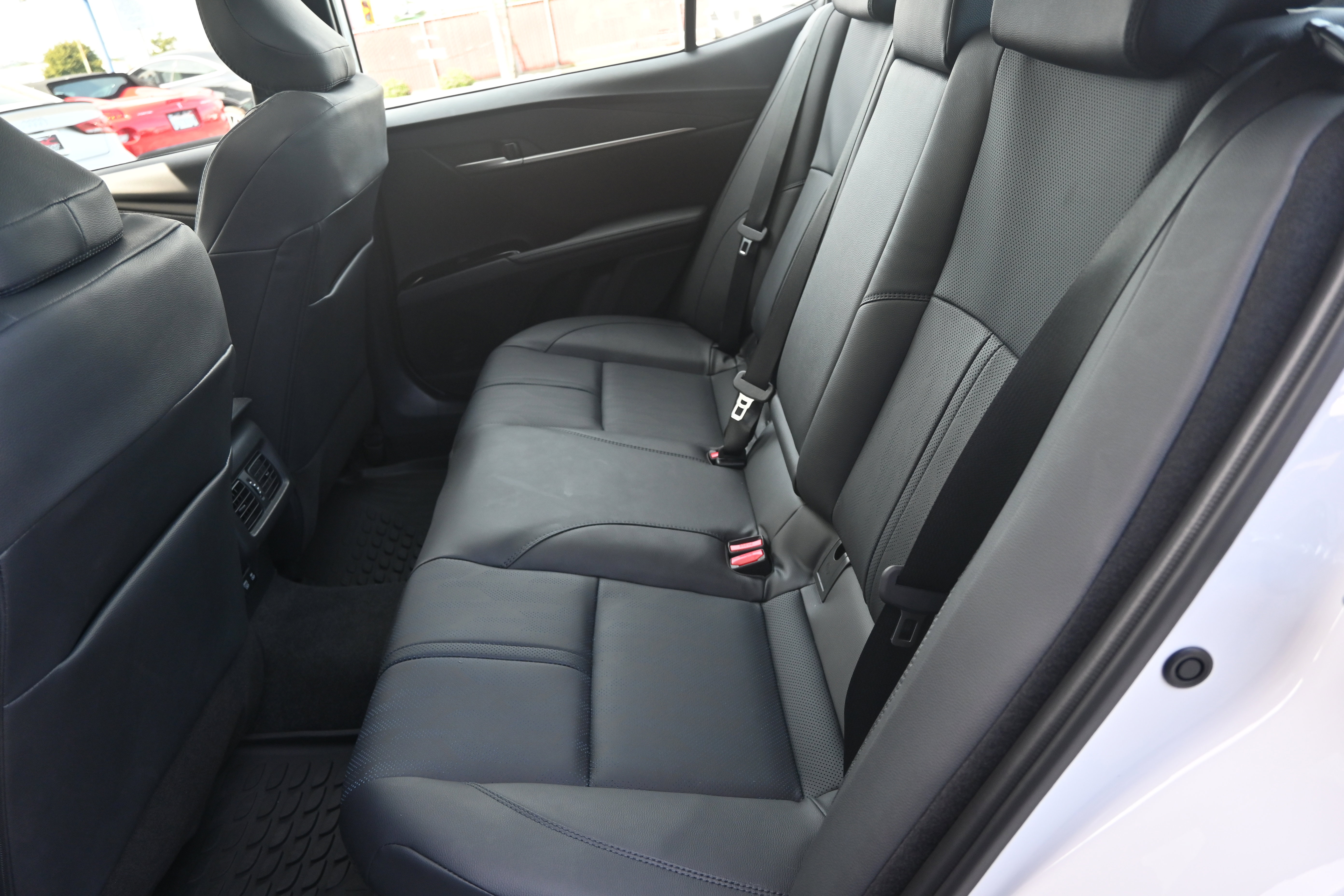 Used 2026 Toyota Camry Hybrid image 52