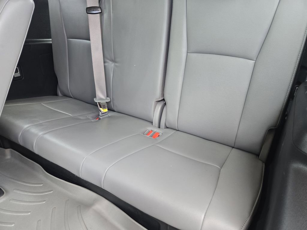 Used 2022 Toyota Highlander Platinum FWD image 33