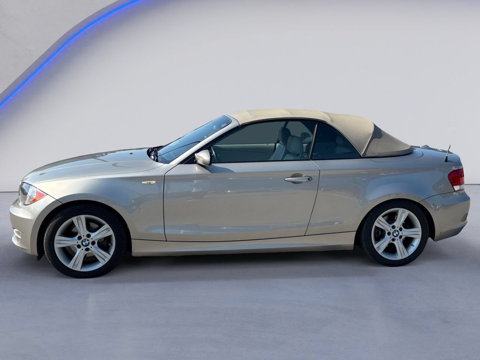 Used 2008 BMW 128i Convertible RWD image 3
