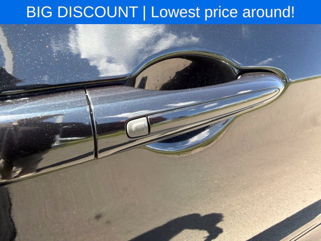Used 2022 Chrysler Voyager LX FWD image 17