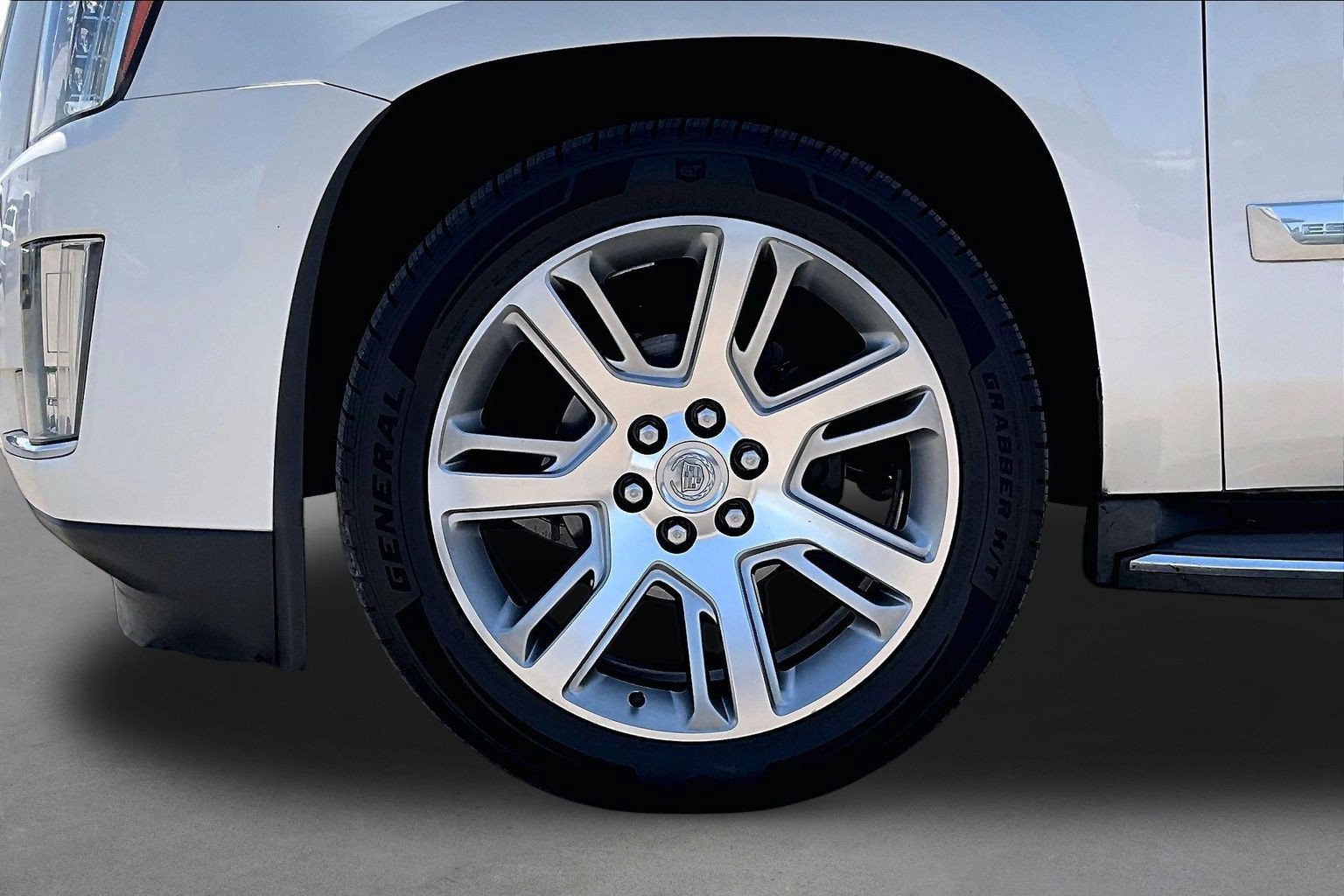 Used 2015 Cadillac Escalade ESV Luxury AWD/4WD image 8