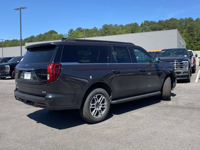 New 2026 Ford Expedition Max Active RWD image 3