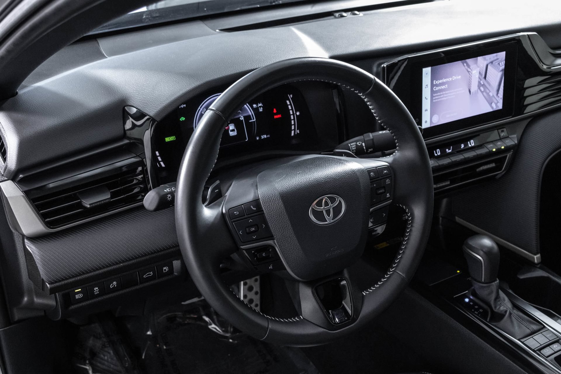 Used 2025 Toyota Camry SE AWD/4WD image 33