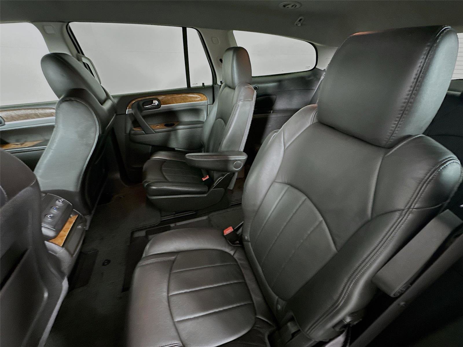 Used 2011 Buick Enclave CXL FWD image 20
