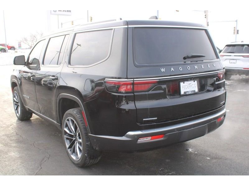 Used 2022 Jeep Wagoneer Series III w/ Premium Group I image 6