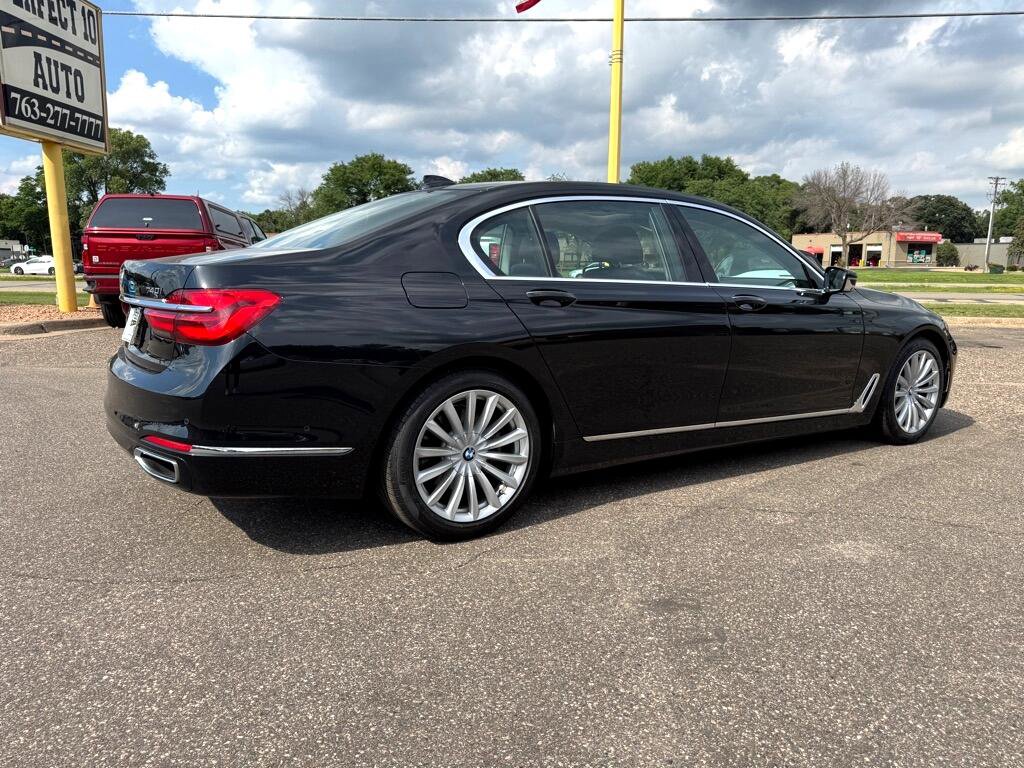 Used 2017 BMW 740i xDrive image 5