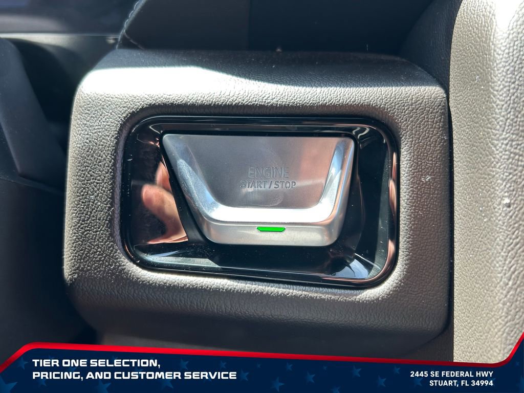 Used 2025 GMC Yukon Denali RWD image 21