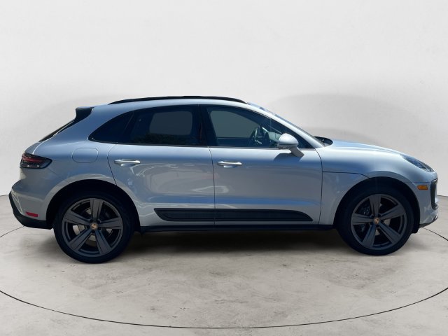 Used 2025 Porsche Macan AWD/4WD image 6