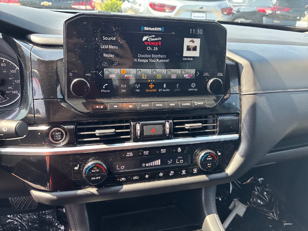 Used 2023 Nissan Pathfinder SL AWD/4WD image 12