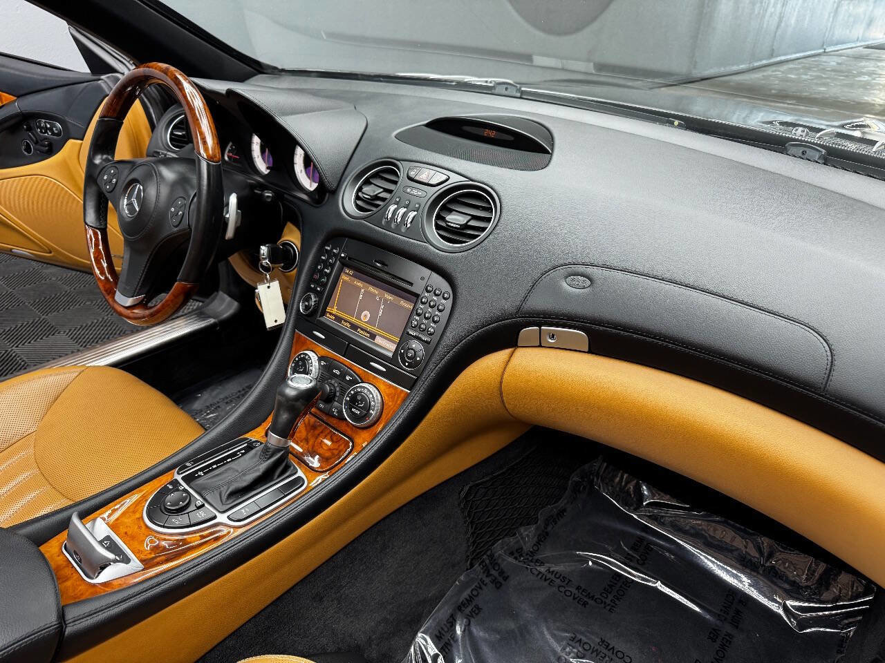 Used 2011 Mercedes-Benz SL 550 image 49