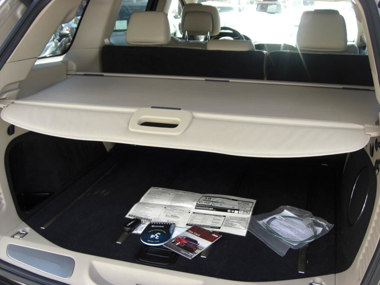 Used 2014 Jeep Grand Cherokee Limited w/ Trailer Tow Group IV AWD/4WD image 18