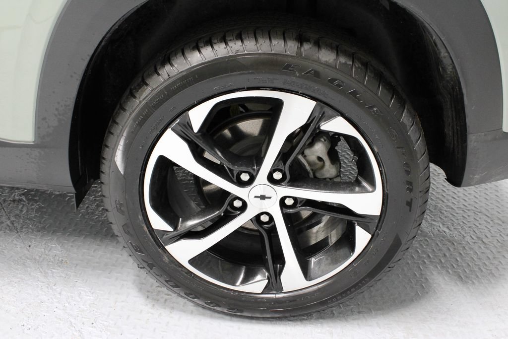 Used 2024 Chevrolet Trax RS w/ Driver Confidence Package FWD image 19