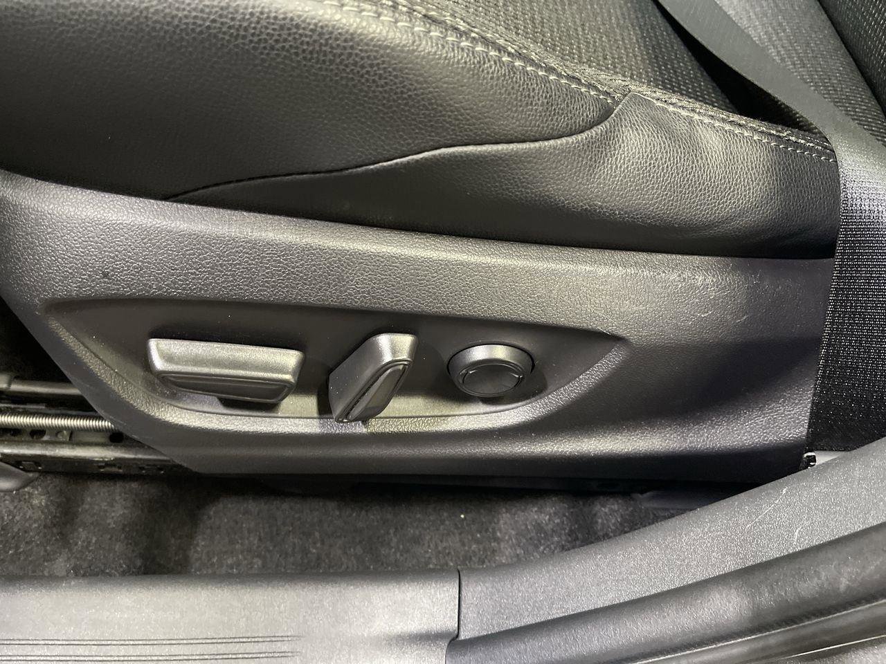 Used 2024 Toyota bZ4X XLE w/ Weather Package image 12