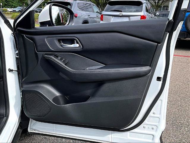 Certified 2026 Nissan Rogue SV AWD/4WD image 12