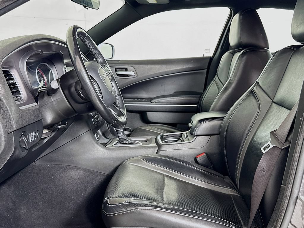 Used 2022 Dodge Charger SXT w/ Leather Interior Group RWD image 9
