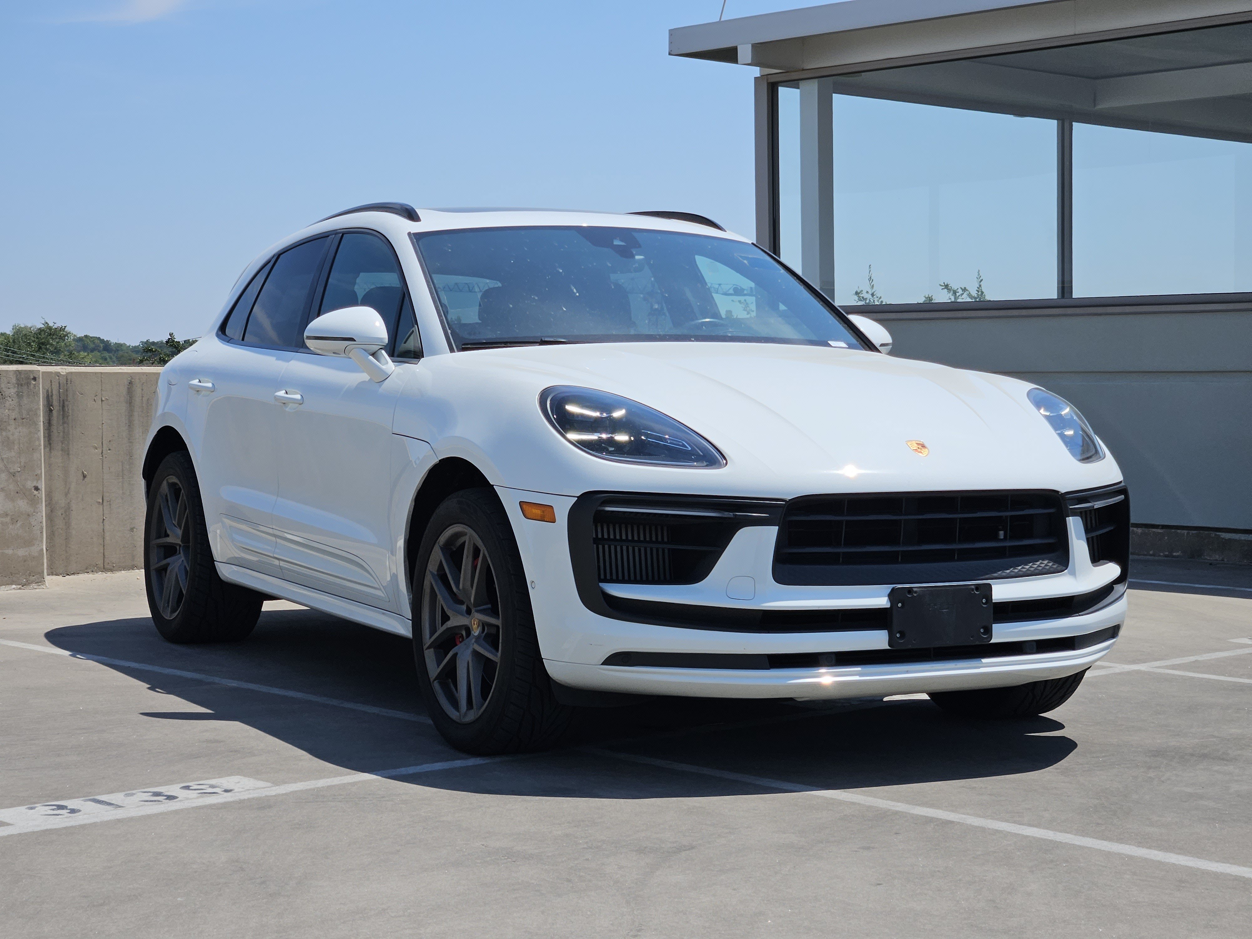 Certified 2022 Porsche Macan S w/ Premium Package Plus AWD/4WD image 10