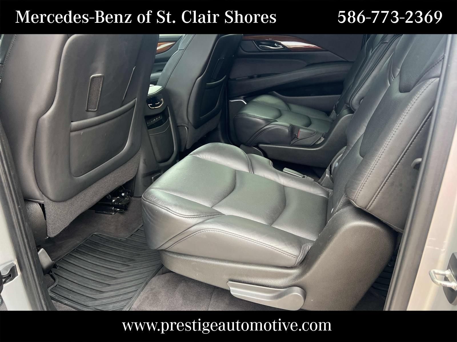 Used 2020 Cadillac Escalade ESV Luxury AWD/4WD image 15