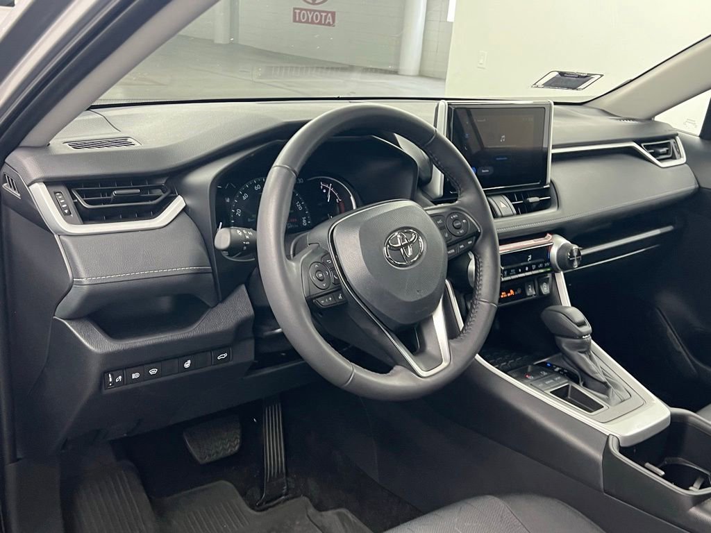 Used 2025 Toyota RAV4 XLE w/ Convenience Package FWD image 10