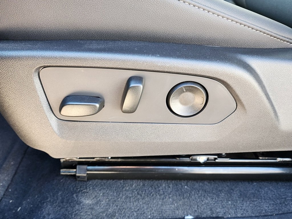 New 2026 GMC Canyon Elevation w/ Convenience Package image 17