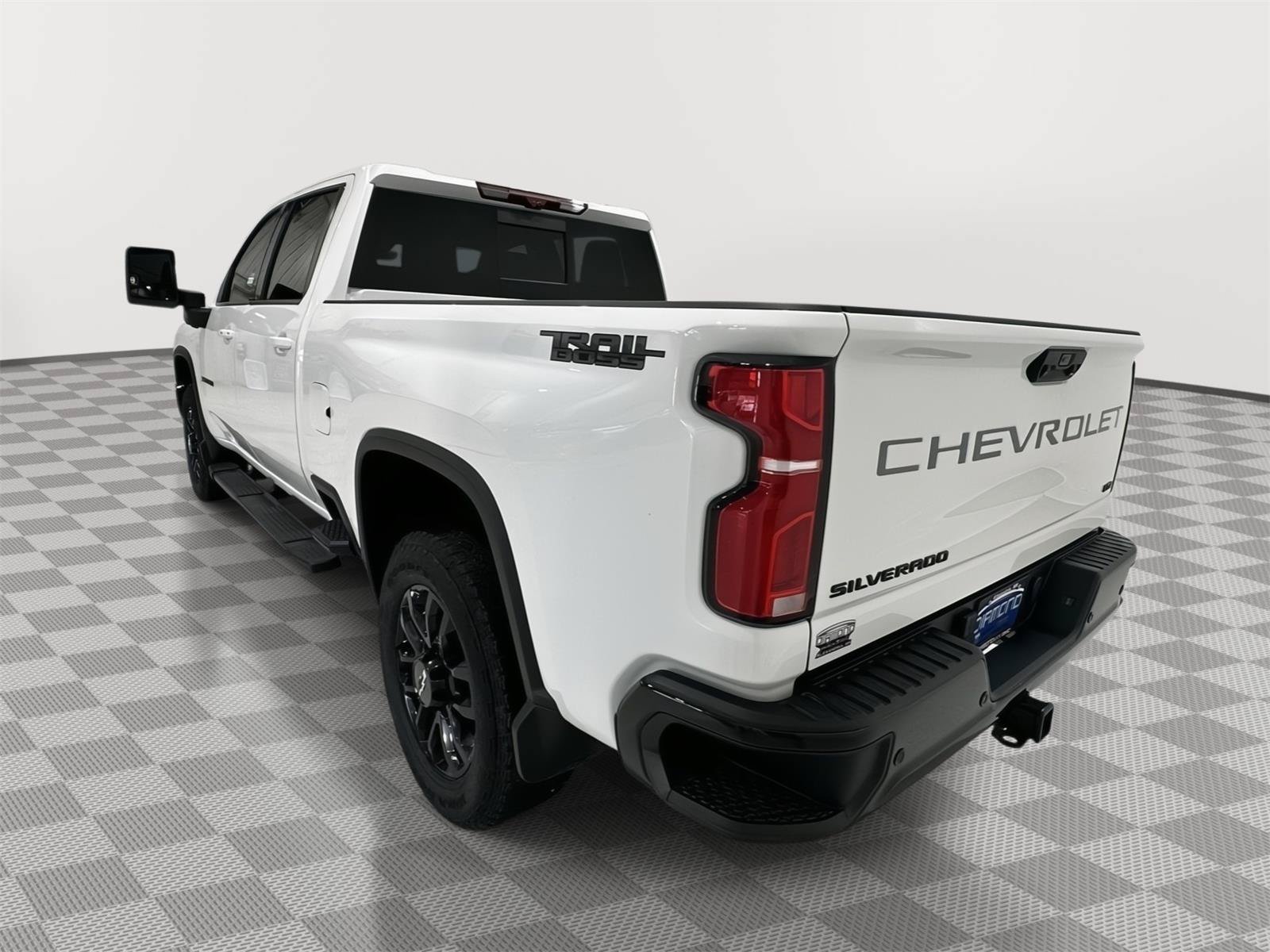 Used 2025 Chevrolet Silverado 3500 LTZ w/ LTZ Plus Package AWD/4WD image 3