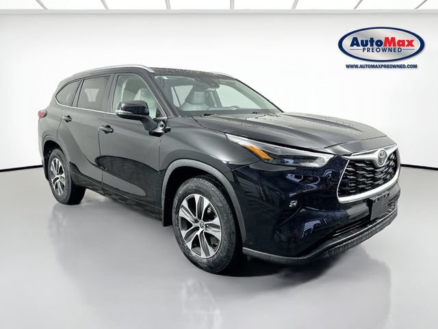 Used 2023 Toyota Highlander XLE