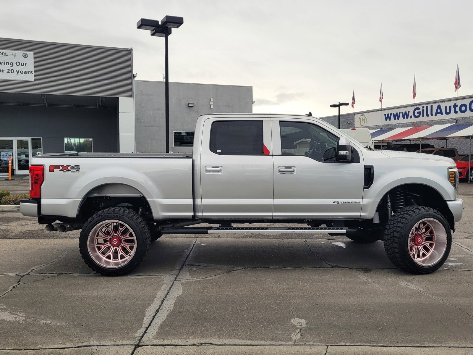 Used 2019 Ford F250 Lariat w/ Lariat Value Package image 3