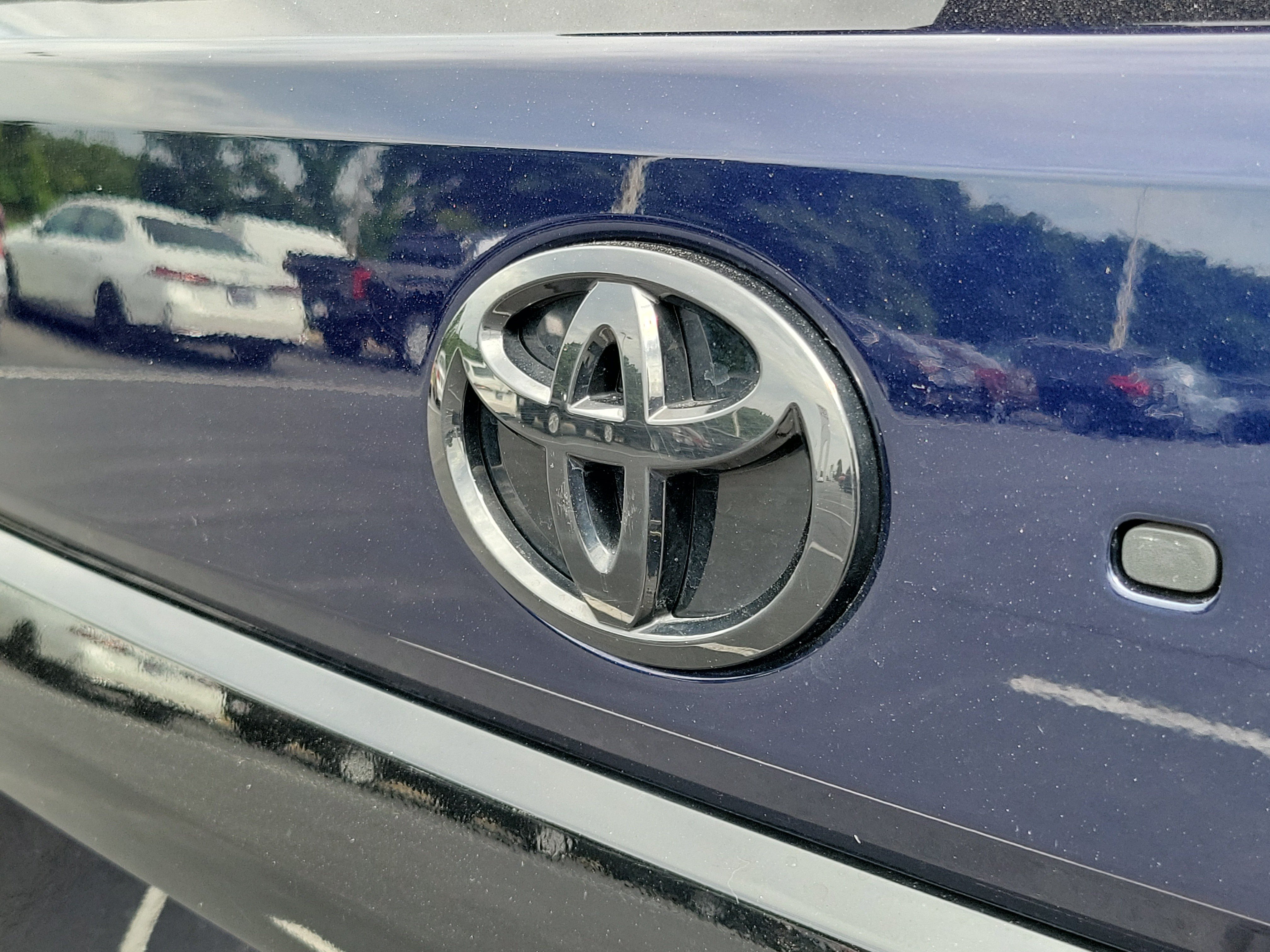 Certified 2025 Toyota Sequoia Platinum AWD/4WD image 9
