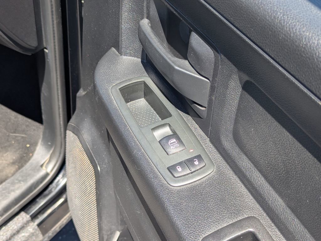 Used 2014 RAM 1500 ST w/ SXT Appearance Group AWD/4WD image 33