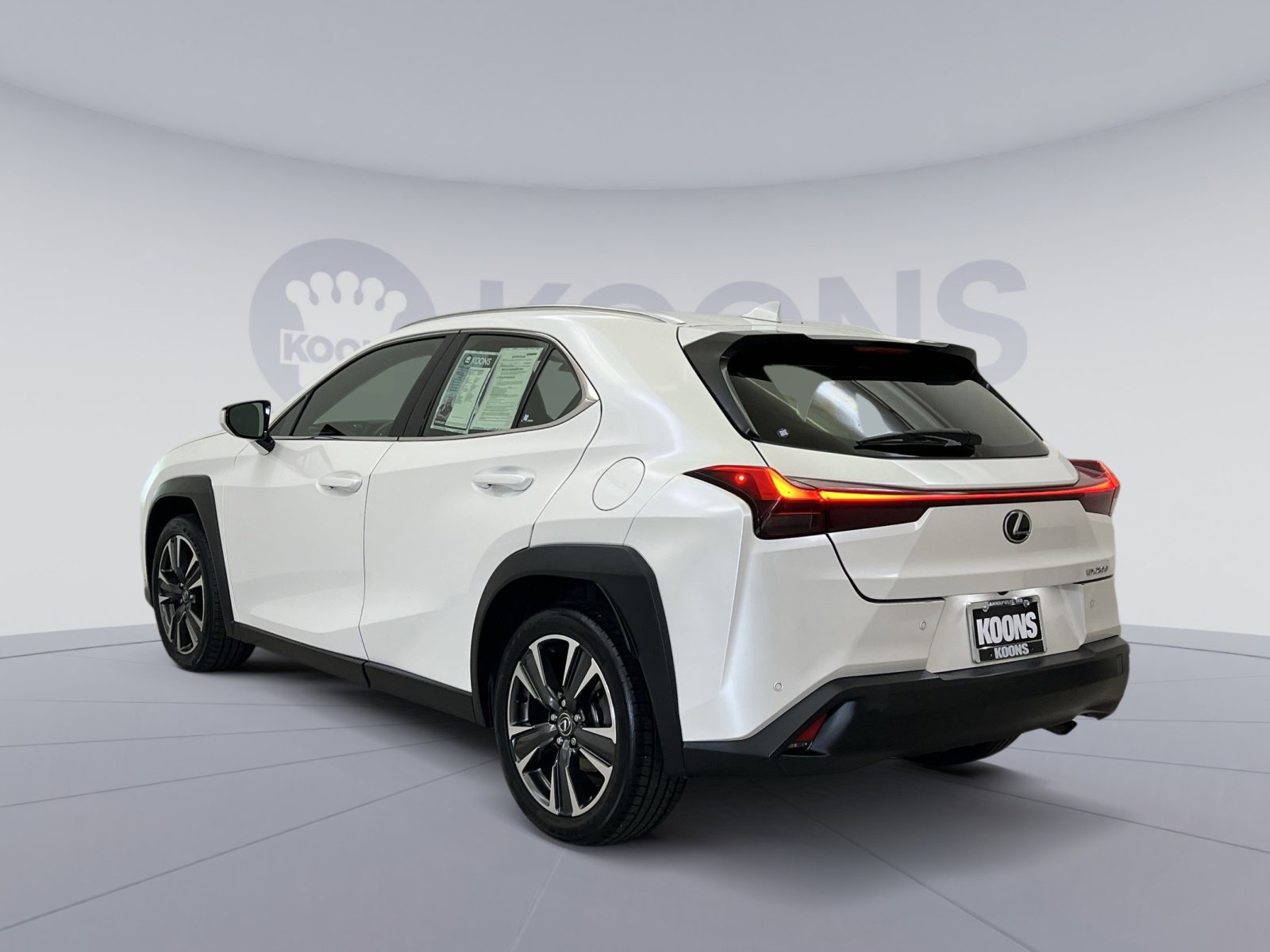 Used 2019 Lexus UX 200 image 4