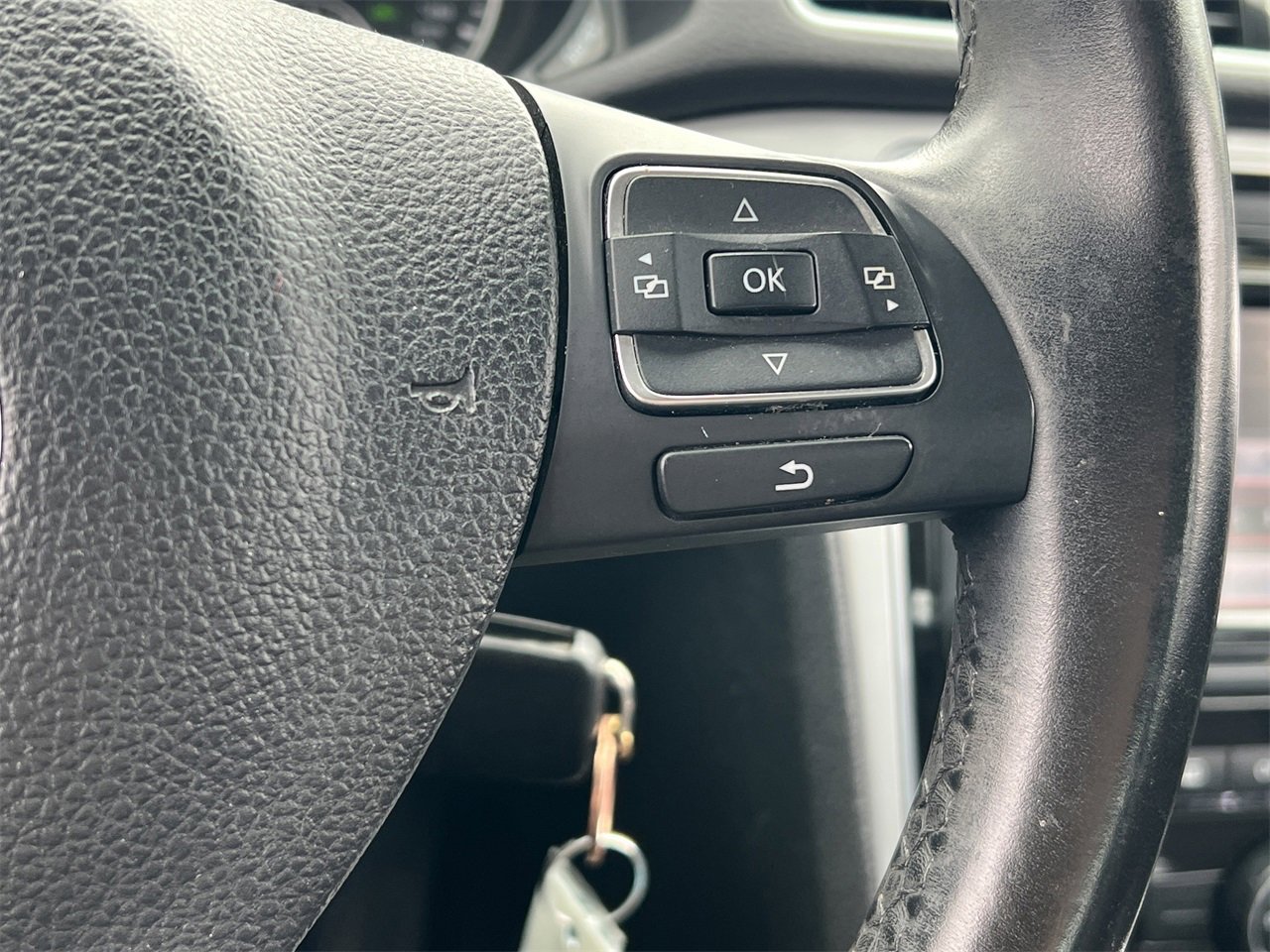 Used 2013 Volkswagen Passat 2.5 SE image 9