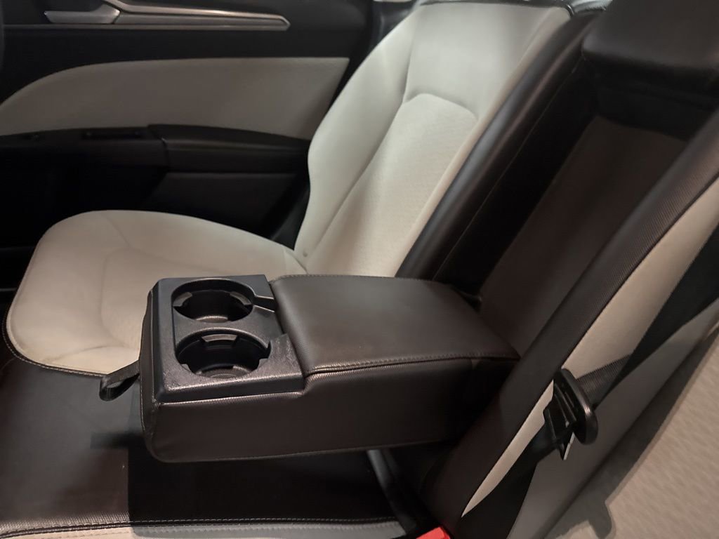 Used 2020 Ford Fusion SE w/ Equipment Group 151A image 28