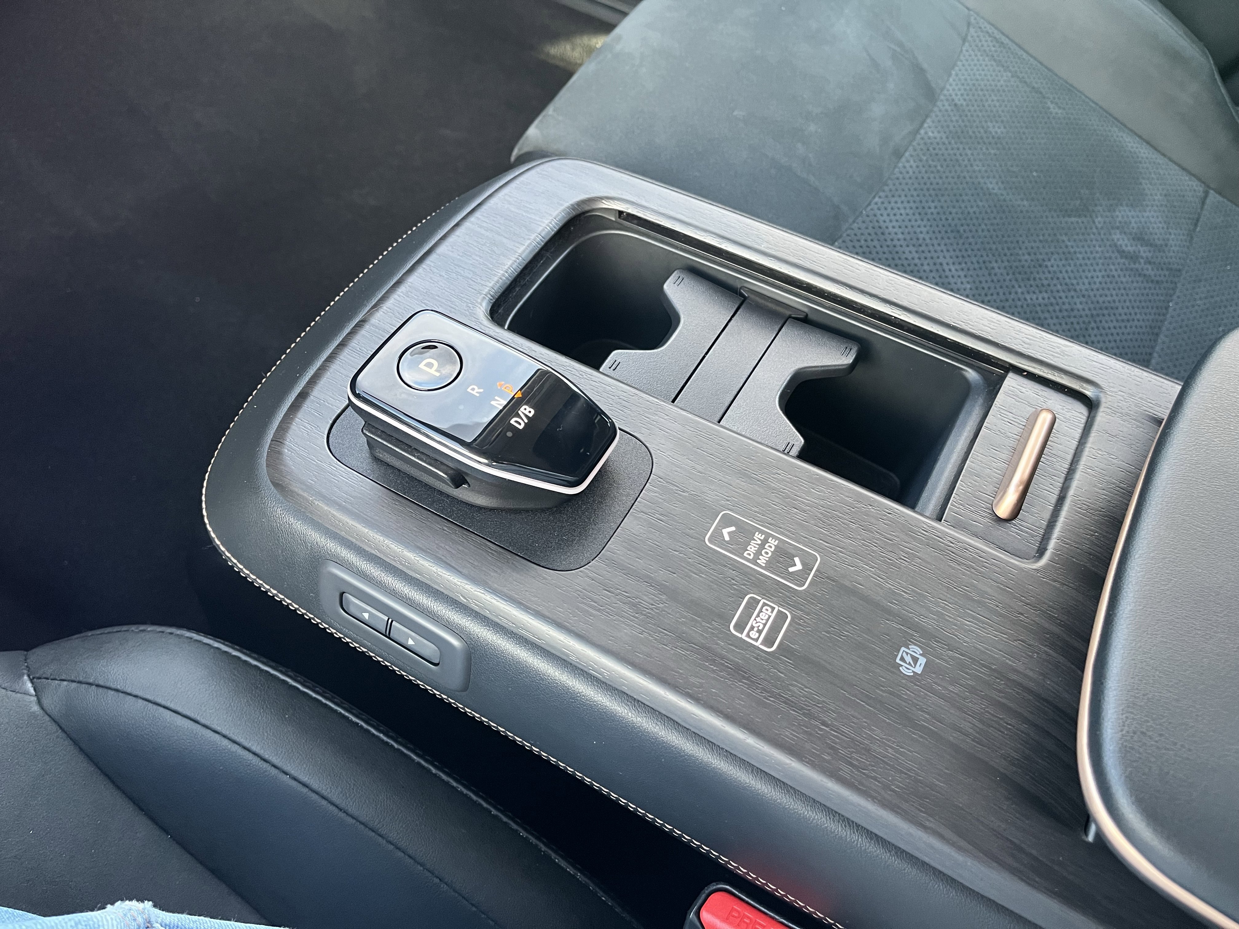 Certified 2025 Nissan Ariya AWD image 25