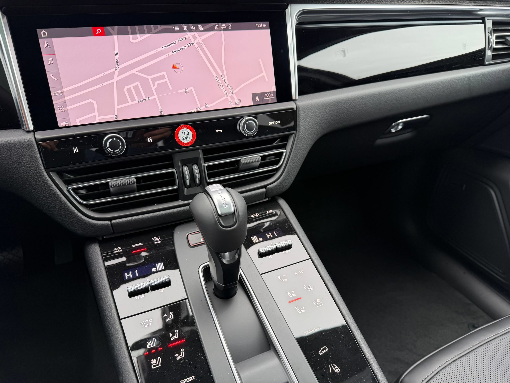 Certified 2026 Porsche Macan AWD/4WD image 25
